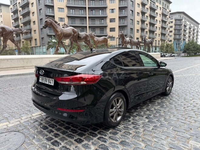 Hyundai Elantra 2018, 214,365 km - 2.0 л - Bakı