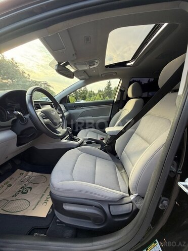 Hyundai Elantra 2018, 214,365 km - 2.0 л - Bakı