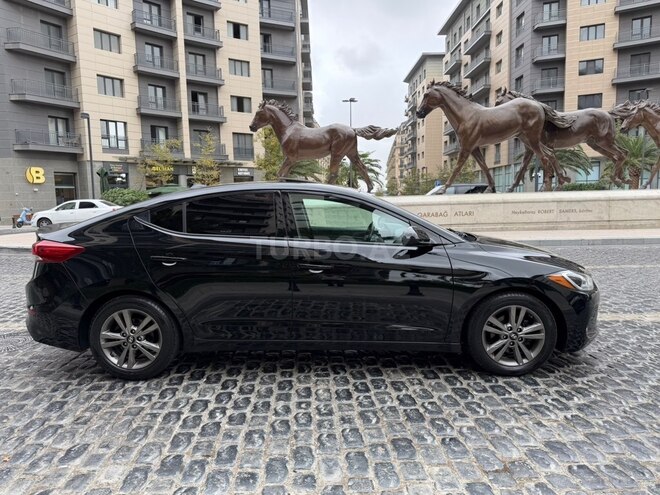 Hyundai Elantra 2018, 214,365 km - 2.0 л - Bakı