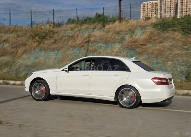 Mercedes E 200 2011, 250,000 km - 2.1 l - Bakı