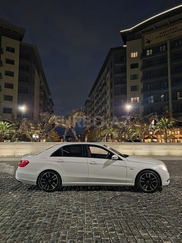 Mercedes E 200 2011, 250,000 km - 2.1 l - Bakı
