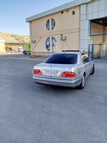 Mercedes E 240 1997, 62,550 km - 2.4 l - Bakı