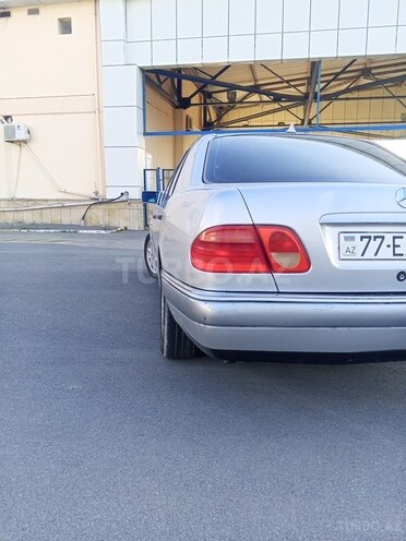 Mercedes E 240 1997, 62,550 km - 2.4 l - Bakı