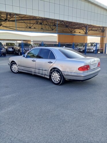 Mercedes E 240 1997, 62,550 km - 2.4 l - Bakı