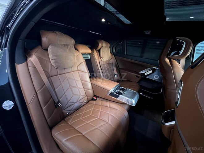 BMW 750e xDrive 2024, 32,000 km - 3.0 л - Bakı