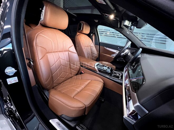 BMW 750e xDrive 2024, 32,000 km - 3.0 л - Bakı