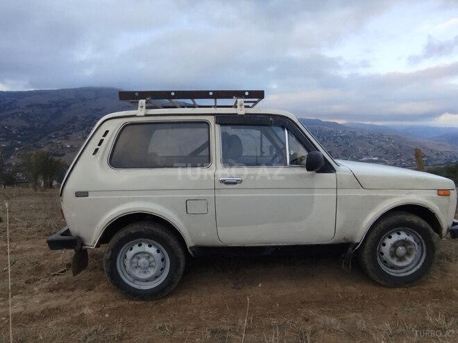 LADA (VAZ) Niva 1991, 896,000 km - 1.6 l - Yardımlı
