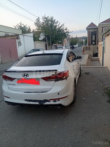 Hyundai Elantra 2018, 180,000 km - 2.0 l - Bakı