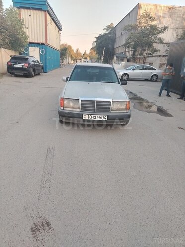 Mercedes  1988, 72,660 km - 2.0 л - Bakı