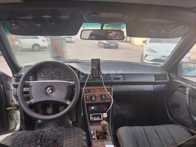 Mercedes  1988, 72,660 km - 2.0 л - Bakı