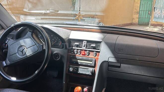Mercedes C 240 1997, 457,530 km - 2.4 л - Tovuz