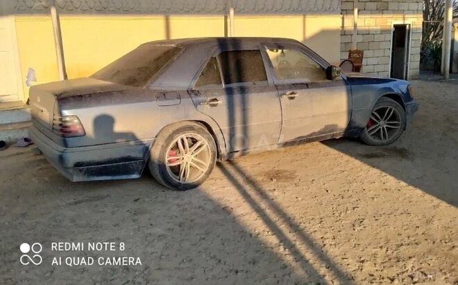 Mercedes 220 E 1994, 400,000 km - 2.2 l - Salyan