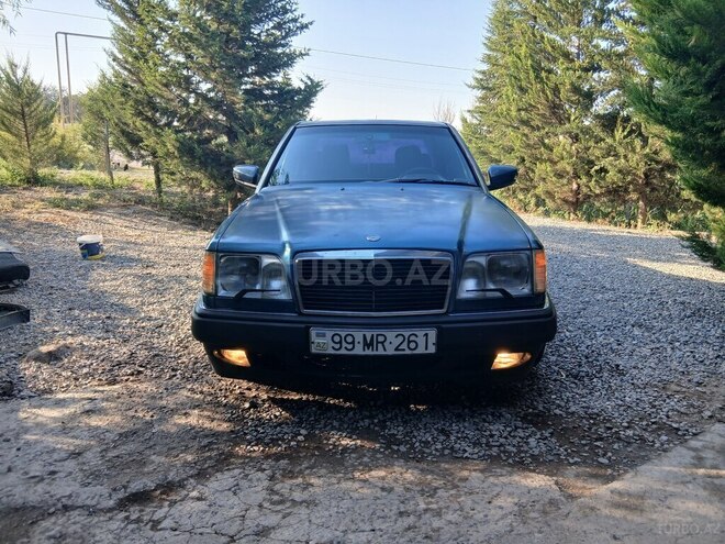 Mercedes 220 E 1994, 400,000 km - 2.2 l - Salyan