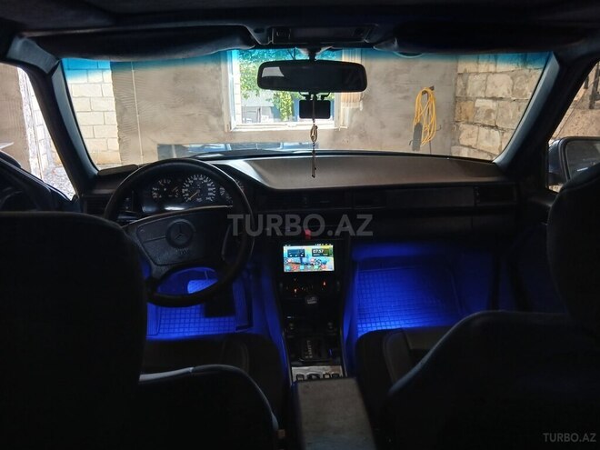 Mercedes 220 E 1994, 400,000 km - 2.2 l - Salyan