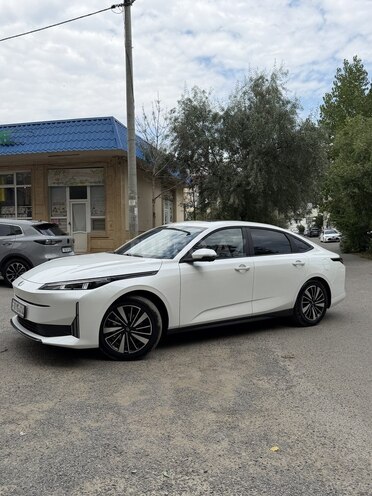 Changan Qiyuan A05 2025, 16,000 km - 1.5 л - Bakı
