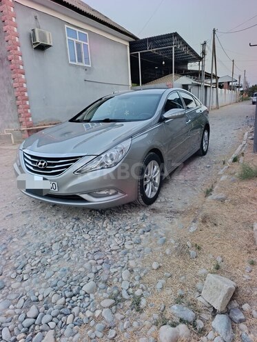 Hyundai Sonata 2010, 291,580 km - 2.0 л - Salyan