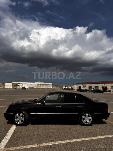 Mercedes E 230 1996, 268,400 km - 2.3 l - Bakı