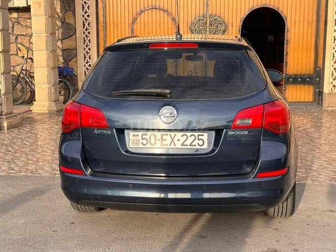 Opel Astra 2011, 290,000 km - 1.3 l - Ucar