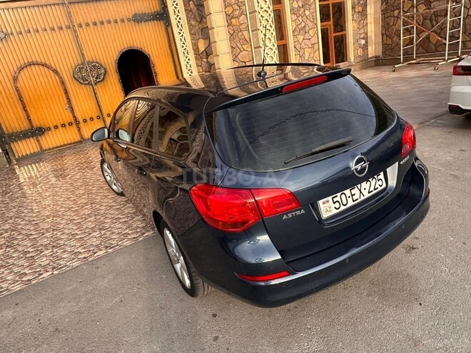 Opel Astra 2011, 290,000 km - 1.3 l - Ucar