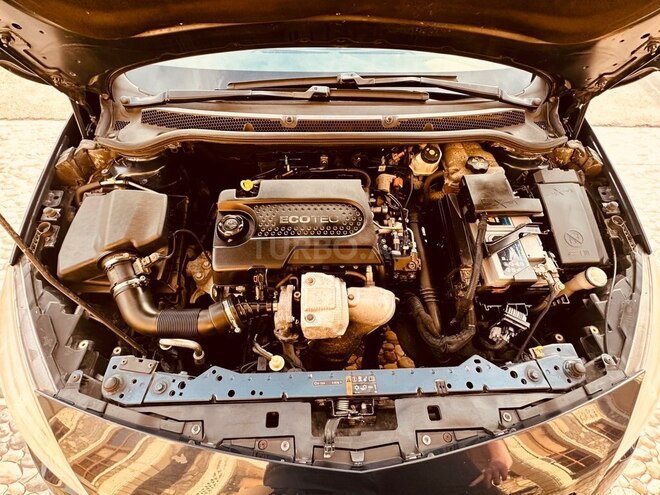 Opel Astra 2011, 290,000 km - 1.3 l - Ucar