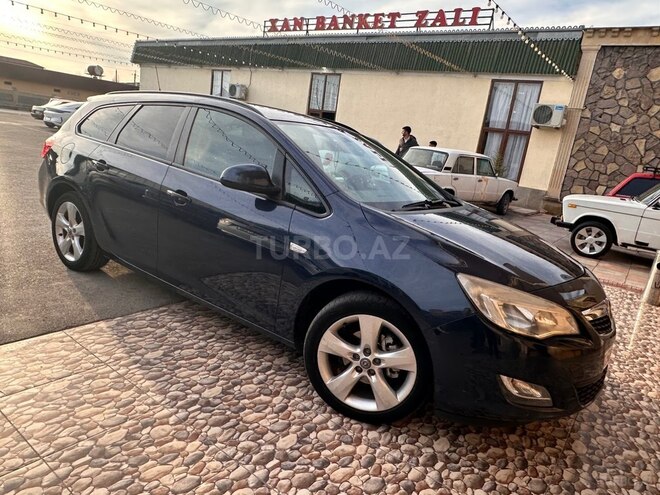 Opel Astra 2011, 290,000 km - 1.3 l - Ucar