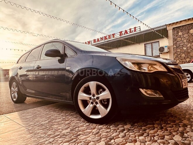 Opel Astra 2011, 290,000 km - 1.3 l - Ucar