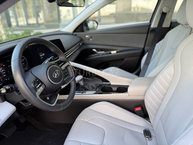 Hyundai Elantra 2023, 20,000 km - 1.6 л - Bakı