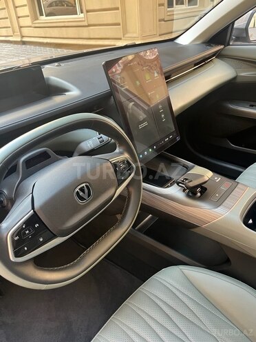 Changan  2024, 27,000 km - 1.5 l - Bakı