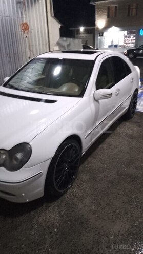 Mercedes C 240 2003, 400,000 km - 2.6 l - Qax