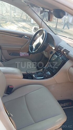 Mercedes C 240 2003, 400,000 km - 2.6 l - Qax