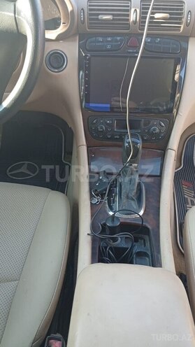 Mercedes C 240 2003, 400,000 km - 2.6 l - Qax