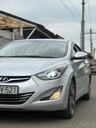 Hyundai Elantra 2015, 159,300 km - 1.8 l - Ucar