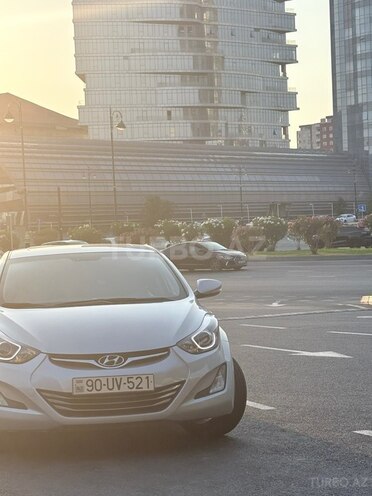 Hyundai Elantra 2015, 159,300 km - 1.8 l - Ucar