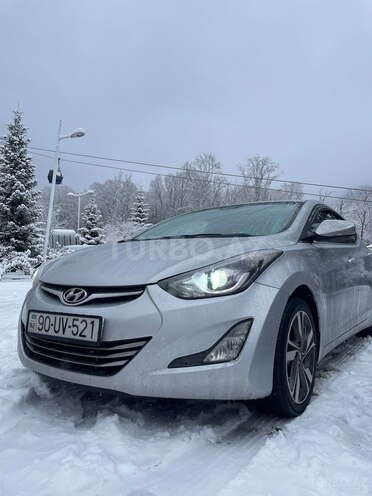 Hyundai Elantra 2015, 159,300 km - 1.8 l - Ucar