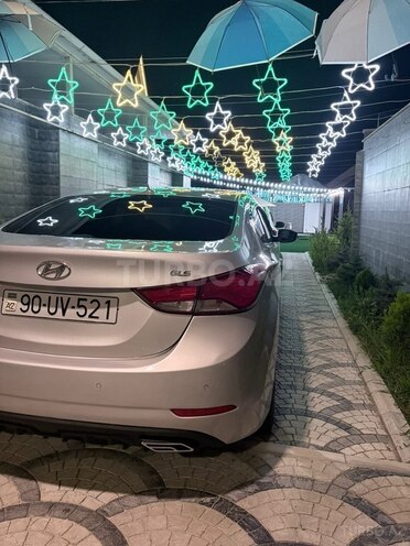 Hyundai Elantra 2015, 159,300 km - 1.8 l - Ucar