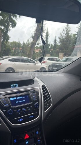 Hyundai Elantra 2015, 159,300 km - 1.8 l - Ucar