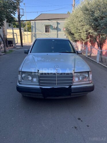 Mercedes  1992, 328,262 km - 2.0 l - Gəncə