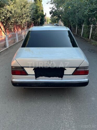 Mercedes  1992, 328,262 km - 2.0 l - Gəncə