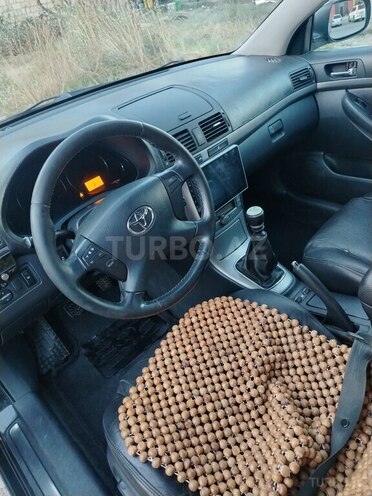 Toyota Avensis 2008, 300,000 km - 2.0 л - Quba