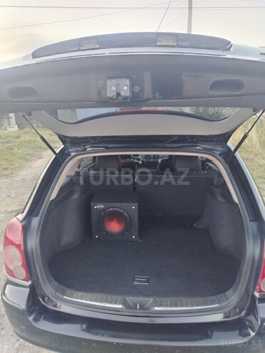 Toyota Avensis 2008, 300,000 km - 2.0 л - Quba