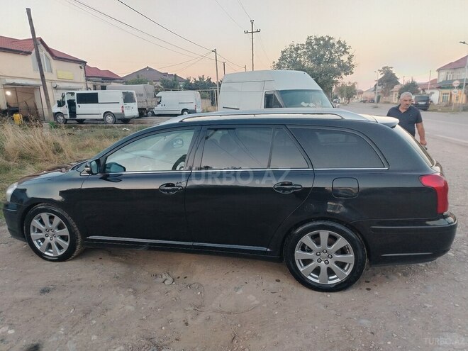 Toyota Avensis 2008, 300,000 km - 2.0 л - Quba