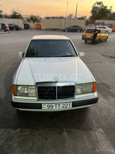 Mercedes  1990, 250,000 km - 2.0 l - Bakı
