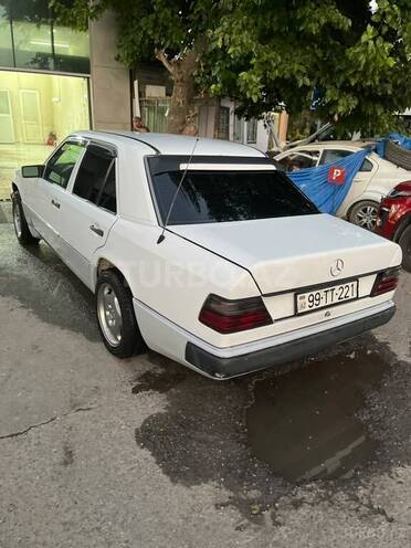 Mercedes  1990, 250,000 km - 2.0 l - Bakı