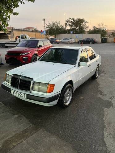 Mercedes  1990, 250,000 km - 2.0 l - Bakı