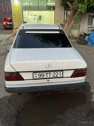 Mercedes  1990, 250,000 km - 2.0 l - Bakı