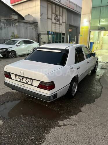 Mercedes  1990, 250,000 km - 2.0 l - Bakı