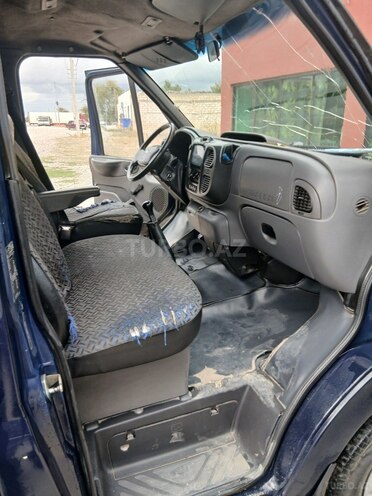 Ford Transit 2001, 650,000 km - 2.4 л - Quba