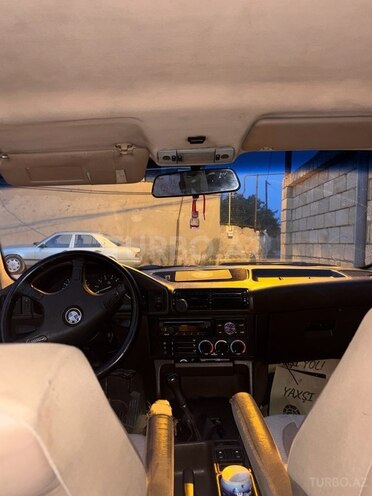 BMW 520 1989, 300,000 km - 2.0 l - Sumqayıt