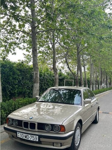 BMW 520 1989, 300,000 km - 2.0 l - Sumqayıt