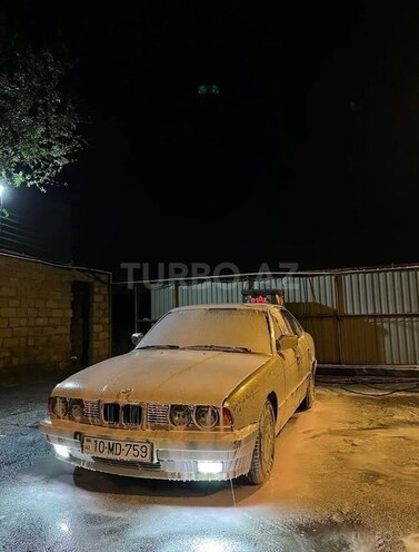 BMW 520 1989, 300,000 km - 2.0 l - Sumqayıt